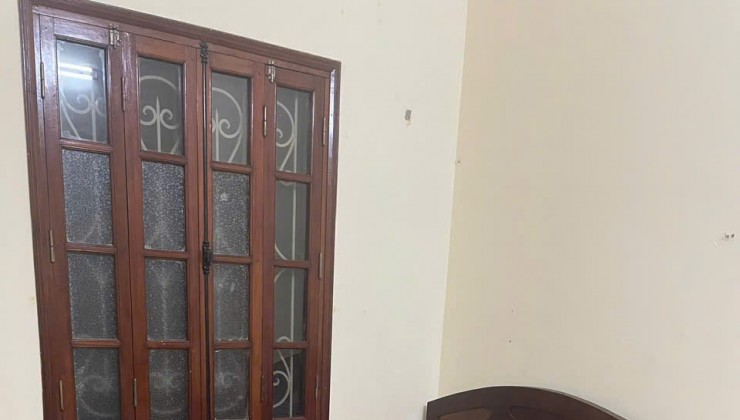 Cho thuê Ở HỘ GĐ nhà ngõ Hai Bà Trưng, Hoàn Kiếm, DT 45m2, 3,5T giá 17tr
